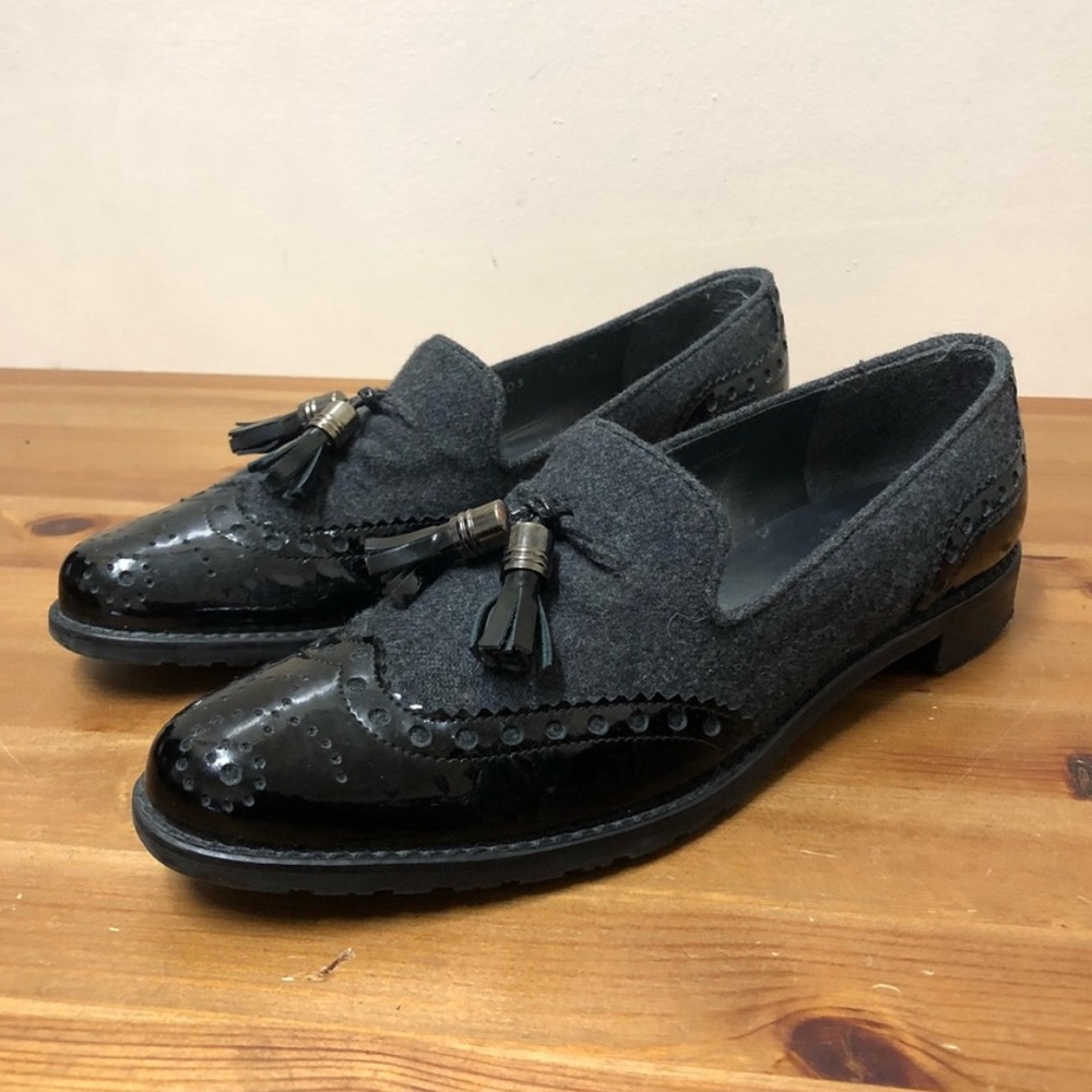 STUART WEITZMAN WINGTIP LOAFERS